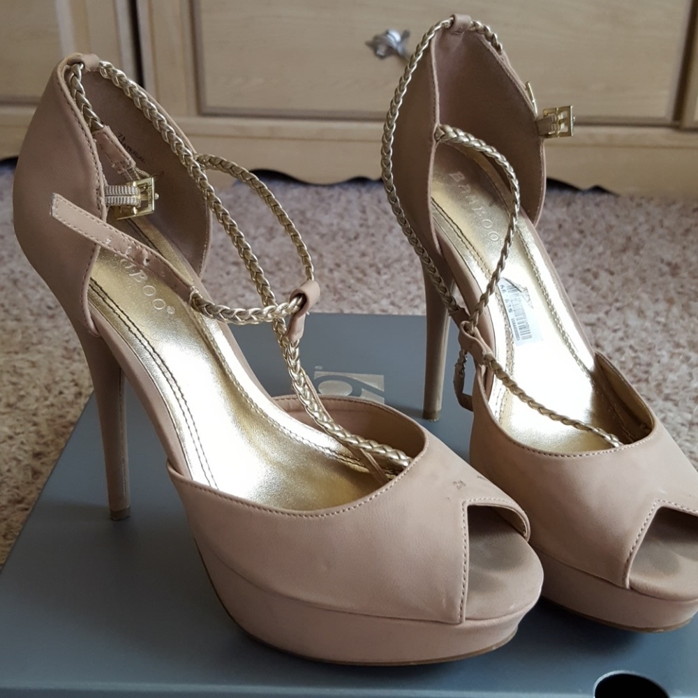 Shoe